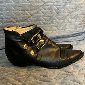 Vintage Bloomingdale’s black booties with gold buckles size 9-10 best